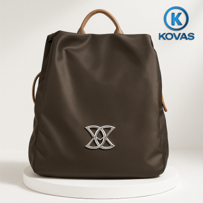 Thiết kế balo công sở: Nên hướng tối giản hay thời trang hơn