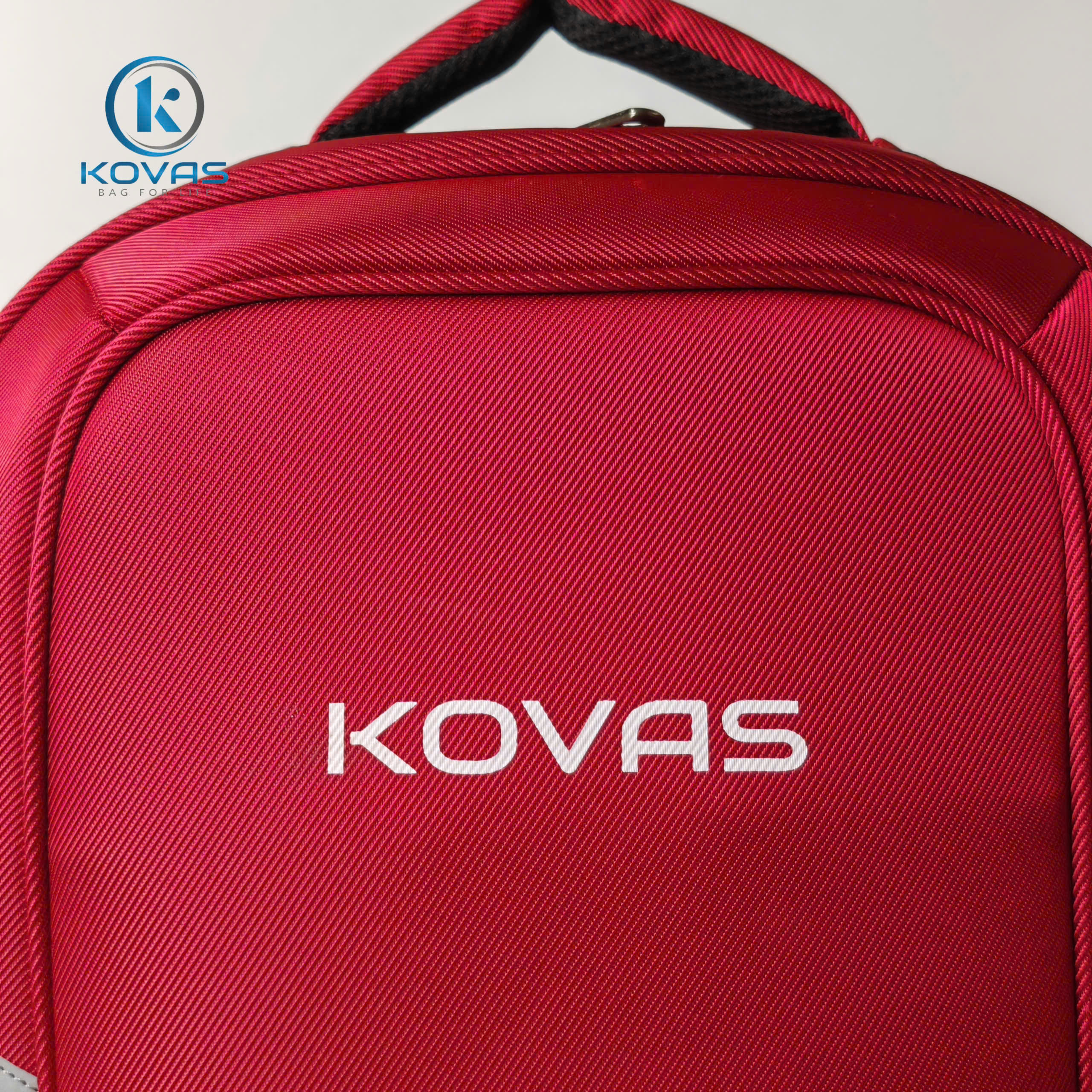 balo-laptop-in-logo-lam-qua-tang-showroom