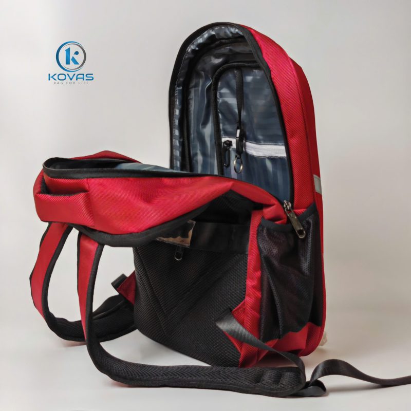 balo-laptop-in-logo-lam-qua-tang-showroom