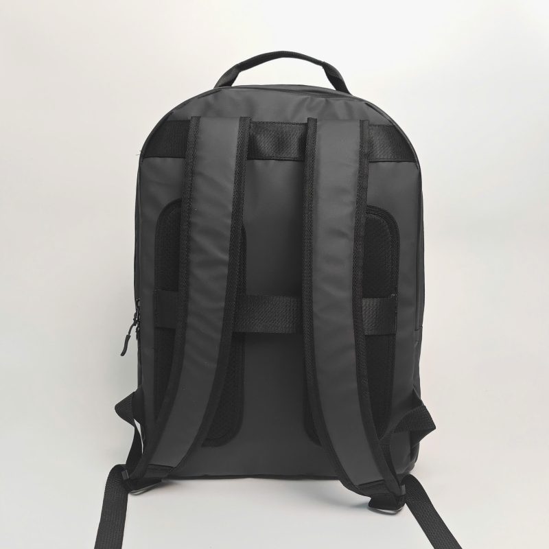 dat-balo-laptop-so-luong-lon