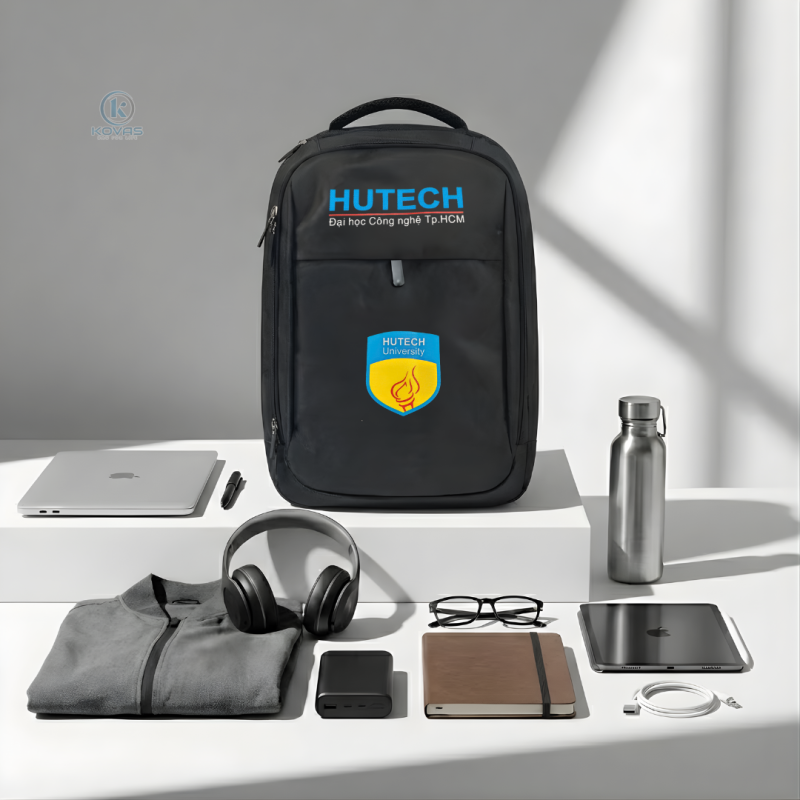 mau-balo-dai-hoc-hutech